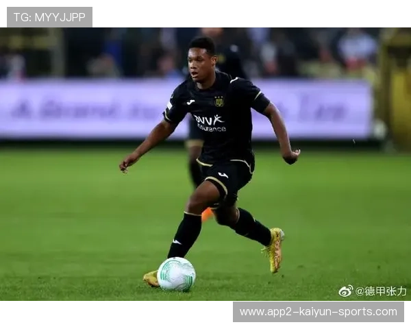 多特蒙德开启边路攻势新篇章：引入更具侵略性的边路球员